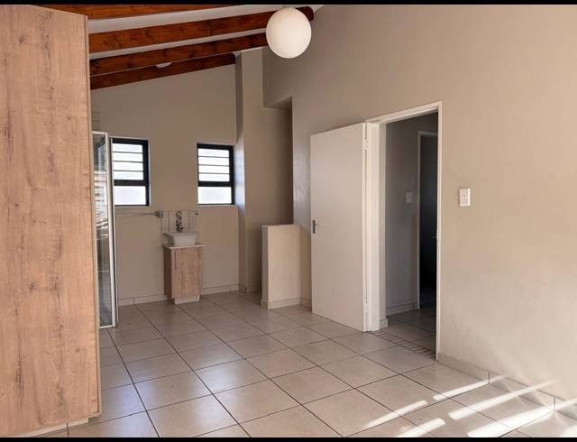 3 BEDROOM TOWNHOUSE FOR SALE IN WATERKLOOF AH